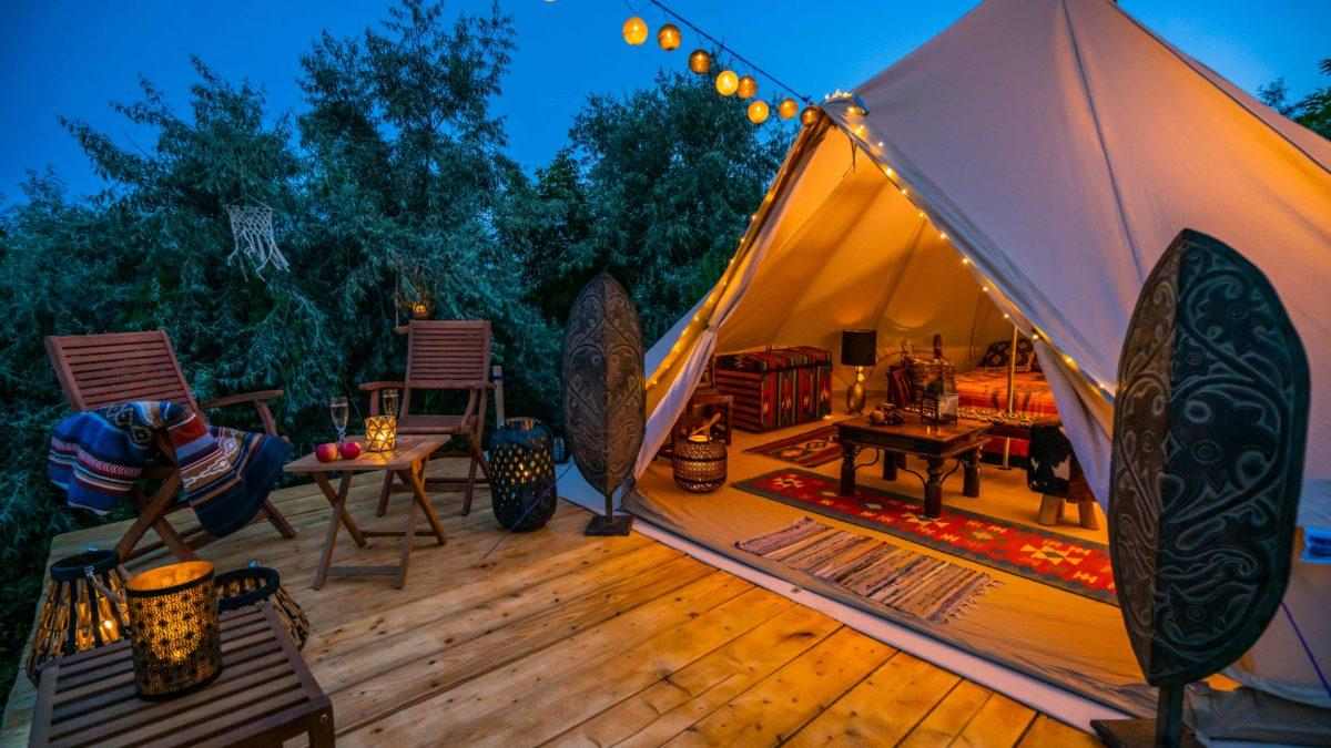 Glamping là gì? Trải nghiệm cắm trại sang trọng giữa thiên nhiên