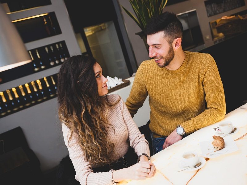 Top 10+ Best Ways to Flirt with a Girl You Just Met (Without Being Awkward)