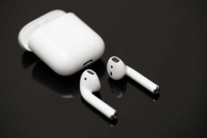 Tại Sao AirPods Chỉ Nghe Được Một Bên? Nguyên Nhân và Cách Khắc Phục